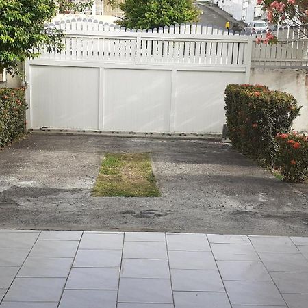 Le P'Tit Nid Cocodydy Apartment Baillif Exterior foto