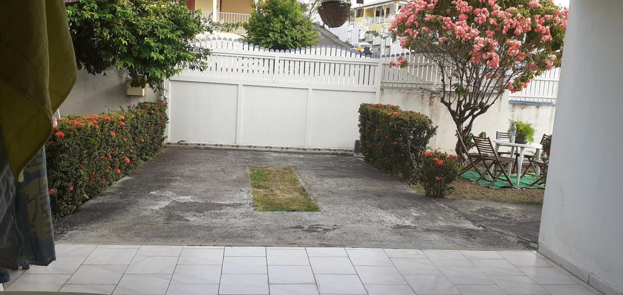 Le P'Tit Nid Cocodydy Apartment Baillif Exterior foto