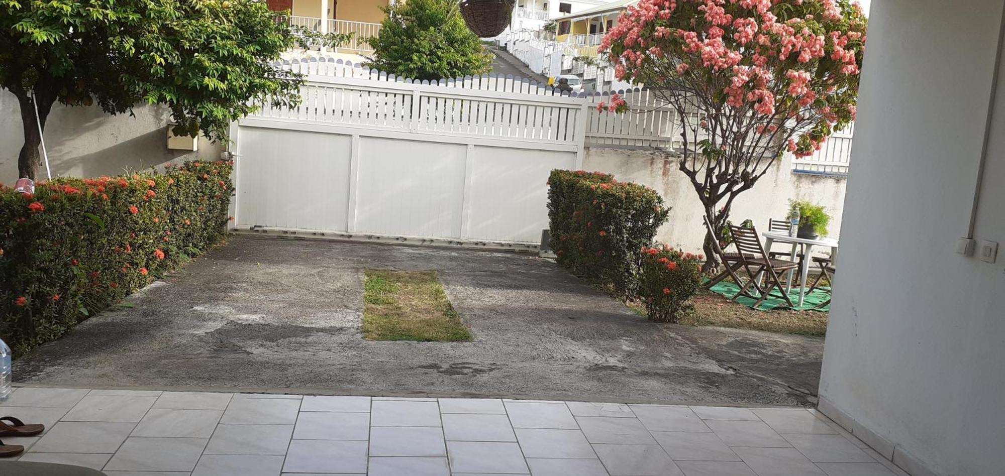 Le P'Tit Nid Cocodydy Apartment Baillif Exterior foto