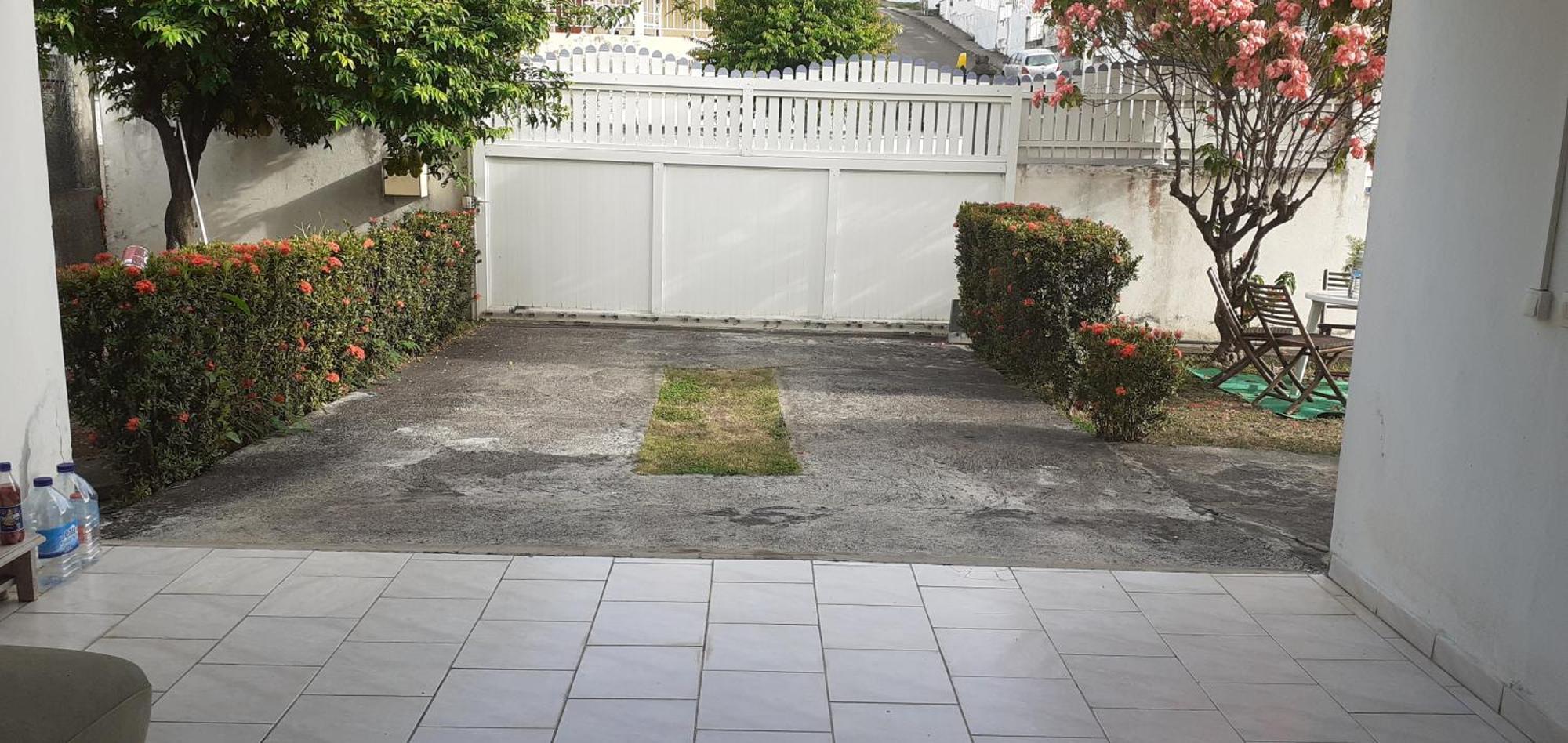 Le P'Tit Nid Cocodydy Apartment Baillif Exterior foto